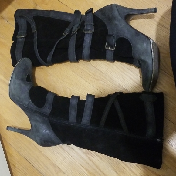 Boots - Picture 2 of 5